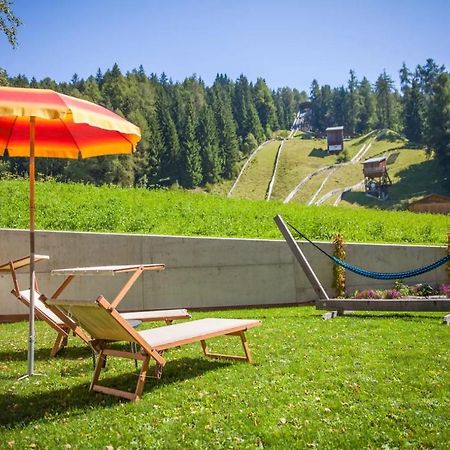 Haus Zur Vogelweide App 1 Apartman Dobbiaco Kültér fotó